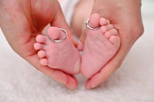 江苏怀孕肚子一边高一边低